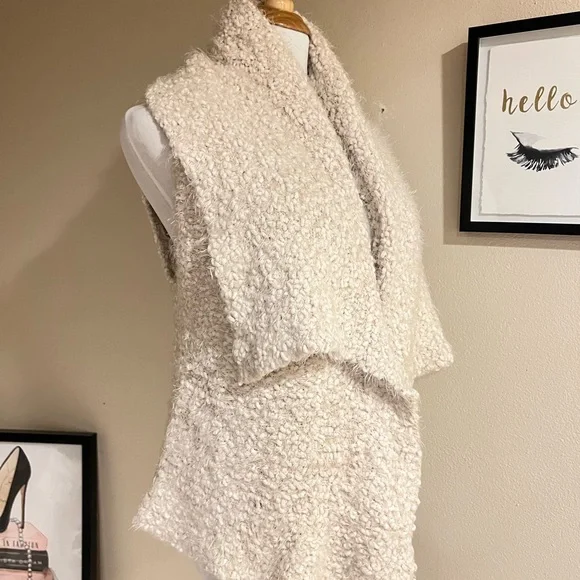 Hem & Thread Fuzzy Textured Knit Drape Front Vest Cardigan Cream M L - Picture 4 of 8